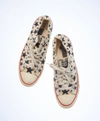 Converse star design
