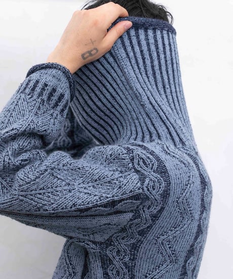 90s unknown long neck cable knit