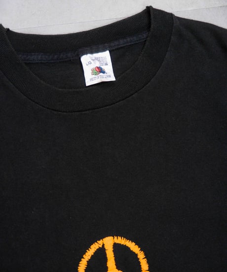 80s vtg peace mark print T