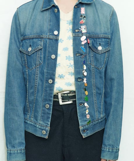 90s Levi's pins design denim jacket