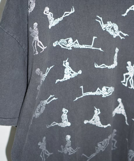 90s fashion victim 48 tricks Tee