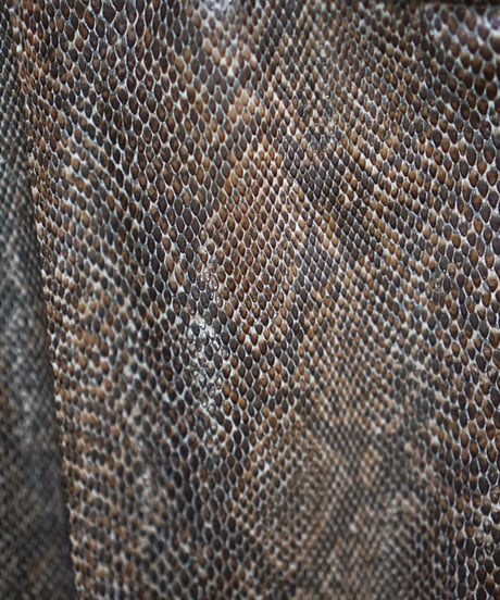 21AW TTT MSW poly fake leather python slacks