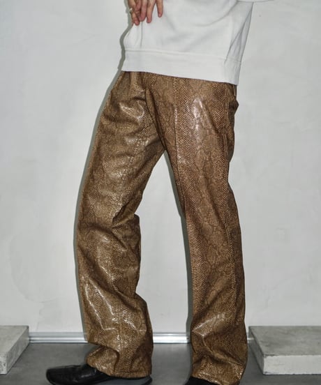 21AW TTT MSW poly fake leather python slacks