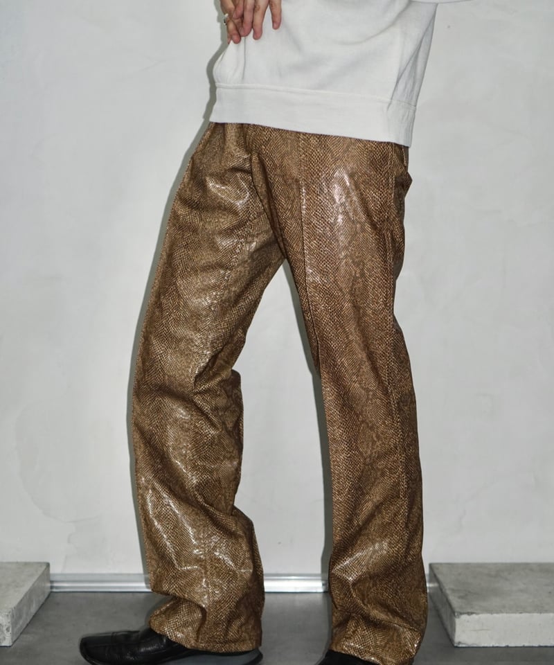 21AW TTT MSW poly fake leather python slacks |