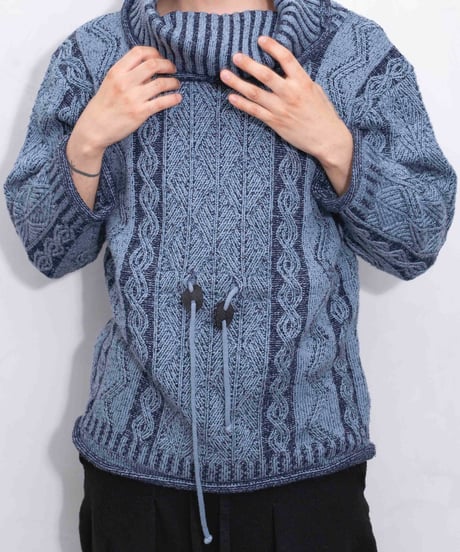 90s unknown long neck cable knit