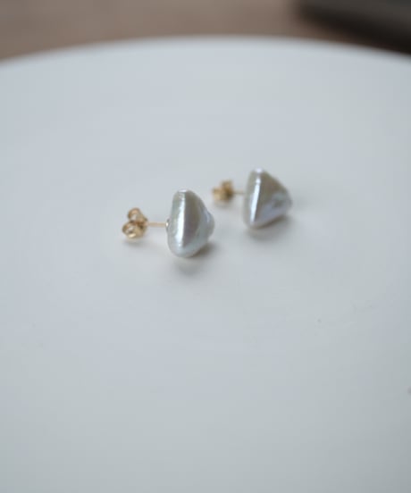 triangle stud pierce