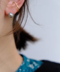 Akoya  baroque blue gray stud pierce