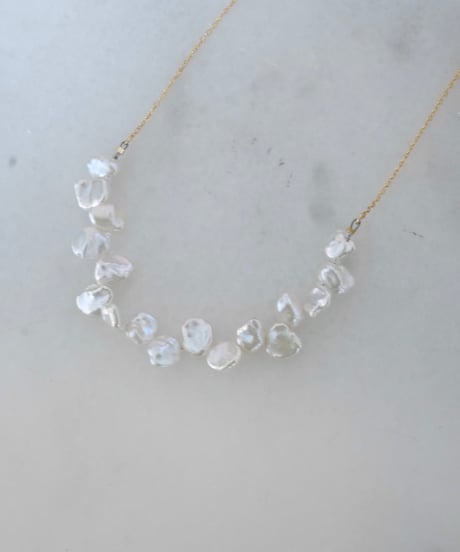 petal random necklace