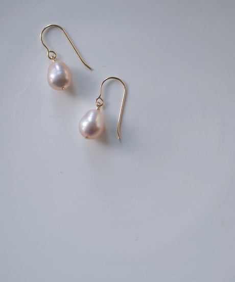 egg hook pierce #champagne
