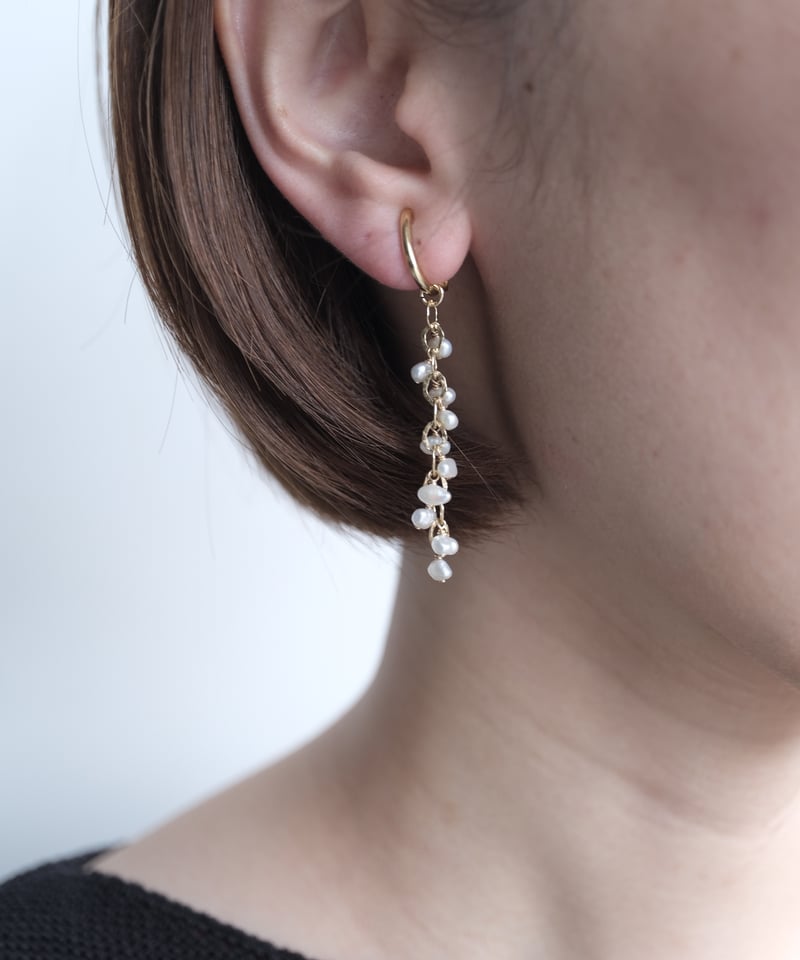フレッシュウォーターパールのバタフライアンバランスイヤリング flow bobble short pierce /non hole pierce | AURA