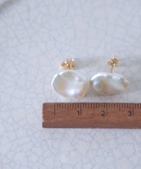 petal LL stud pierce