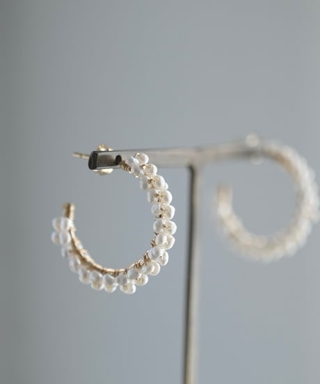 tiny seed C post pierce  #L size