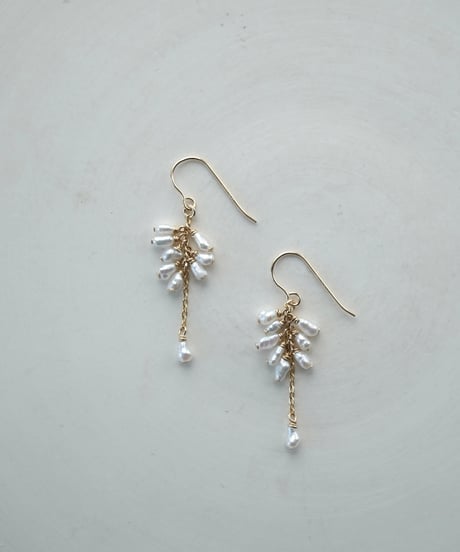 Akoya ame hook pierce
