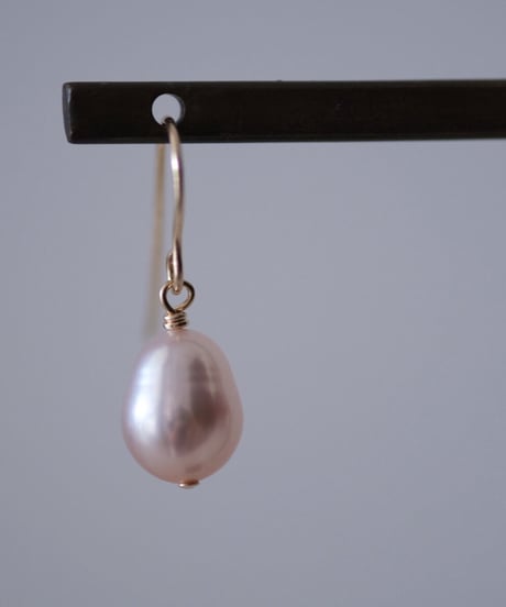 egg hook pierce #champagne