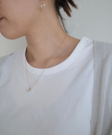 bouquet mini necklace