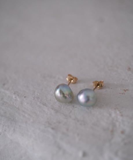 Akoya  baroque blue gray stud pierce
