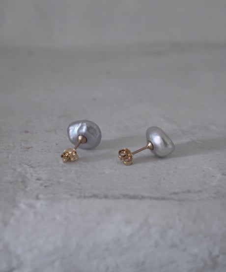 petal gray stud pierce