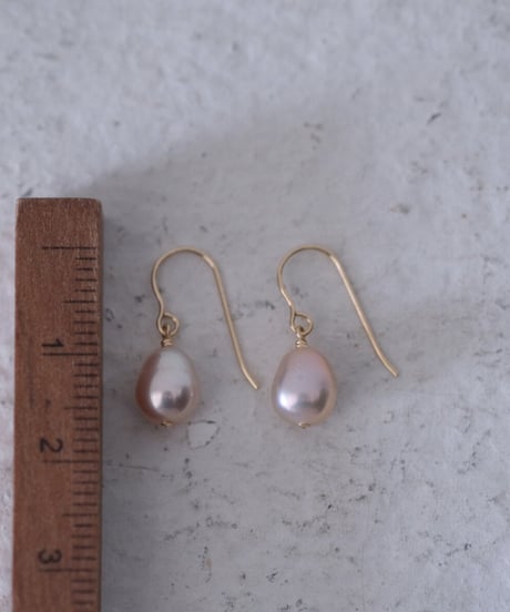 egg hook pierce #champagne