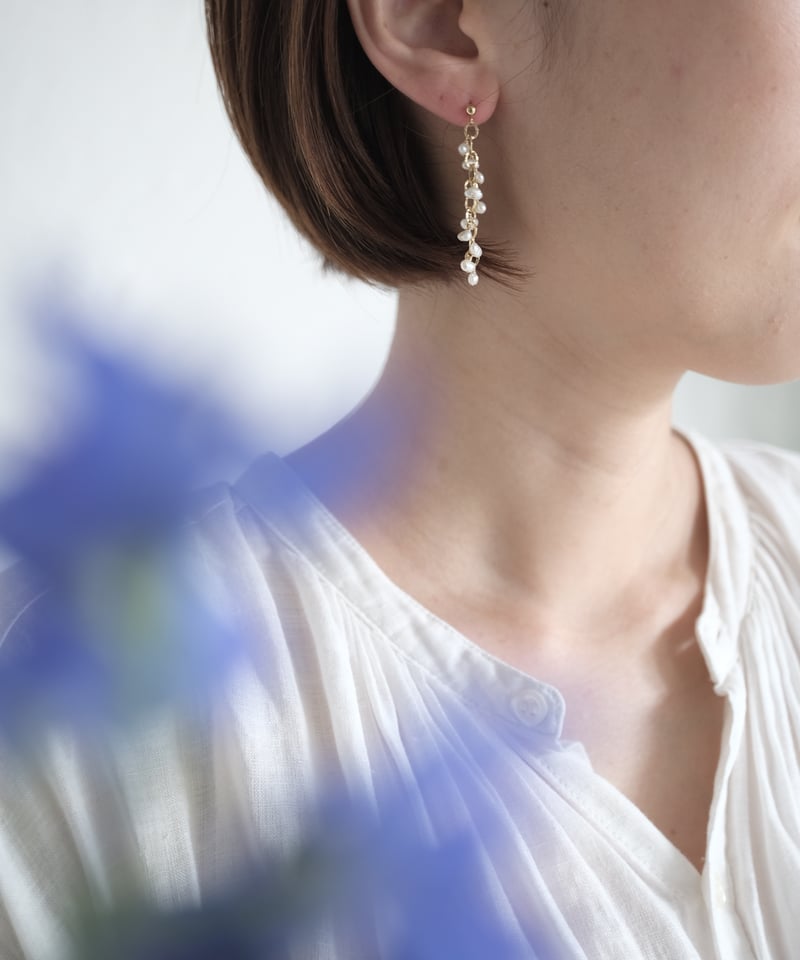 フレッシュウォーターパールのバタフライアンバランスイヤリング flow bobble short pierce /non hole pierce | AURA