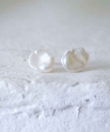 petal LL stud pierce