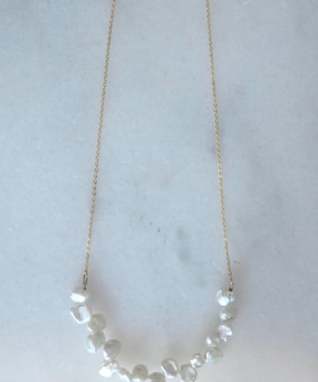 petal random necklace