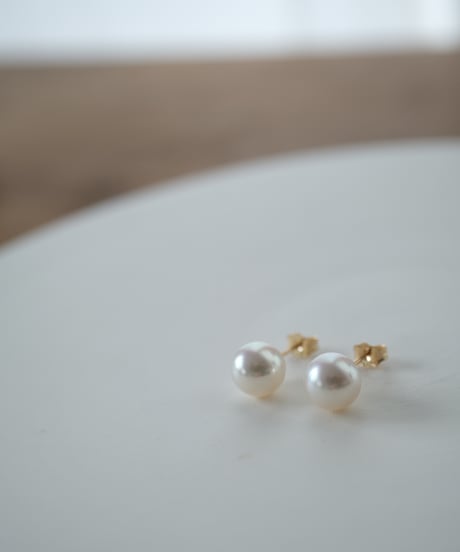 Akoya 8mm stud pierce