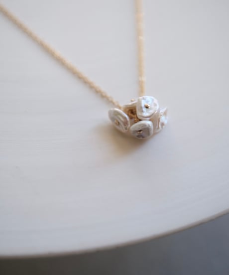 bouquet mini necklace