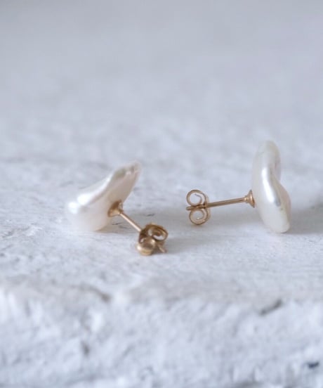 petal LL stud pierce