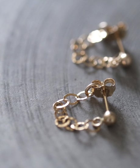 aurum chain hoop pierce