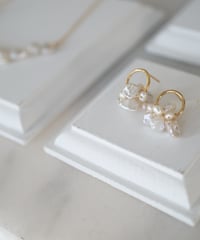 Petal random circle stud pierce
