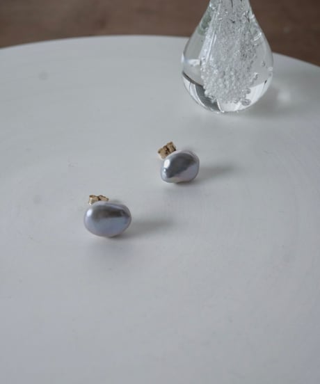 petal gray stud pierce