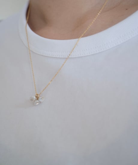 bouquet mini necklace