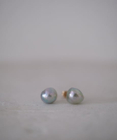Akoya  baroque blue gray stud pierce