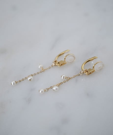 Tiny 3station earring