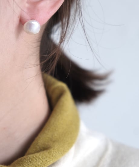 coin stud pierce
