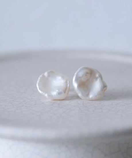 petal LL stud pierce