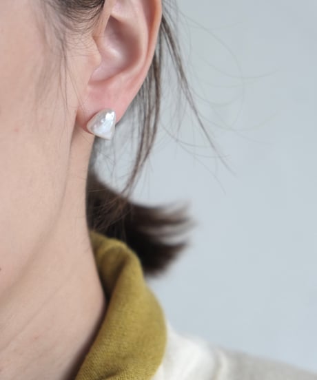triangle stud pierce