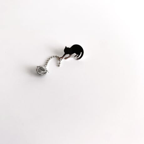 earrings｜playing cats［ silver ］