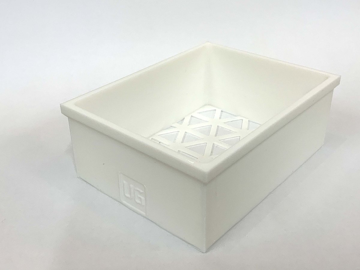 スリーブに入れたら小箱に入らない問題」を解決するカベタカー(白