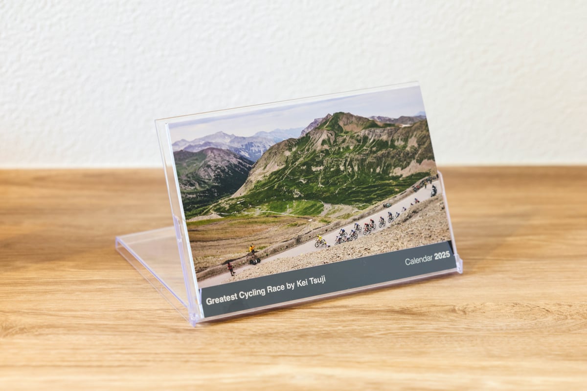  Manカレンダー No.28 選べるカラー年間カレンダー（3折・M5サイズ） | 46KUMA NOTE