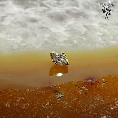 Marquise V Prong and Granduating Bead Accent-18K(YG)(RG)(WG)/CZ