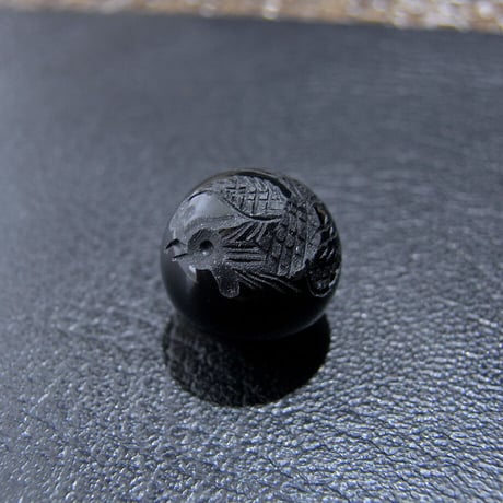 [beads199] 手彫りビーズ・オニキス（鳳凰）12mm 1個