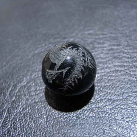 [beads187] 手彫りビーズ・オニキス（龍）14mm 1個