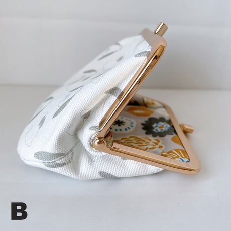 《handmade》てのひらサイズがま口