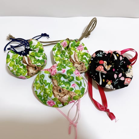 《handmade》まんまる巾着ポーチ