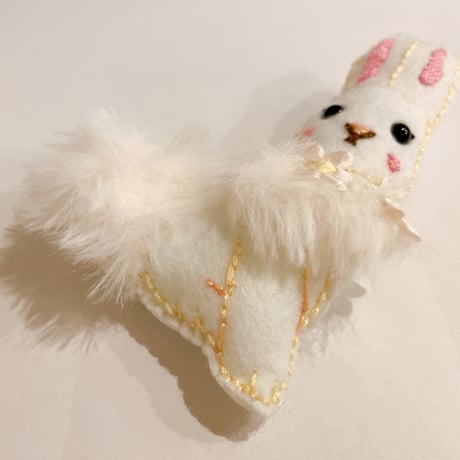 うさぎフェルトブローチⅱ
