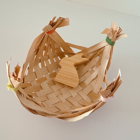 《handmade》国産端材のうさぎと竹皮の飴ちゃん入れ