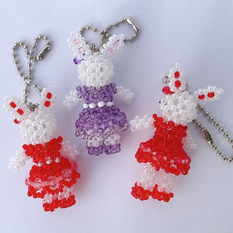 《handmade》うさぎのビーズドール（大）キーホルダー