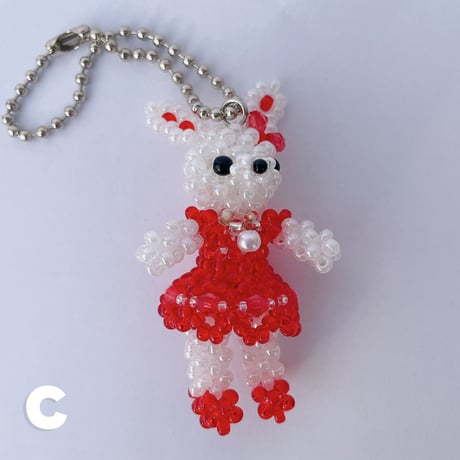 《handmade》うさぎのビーズドール（大）キーホルダー