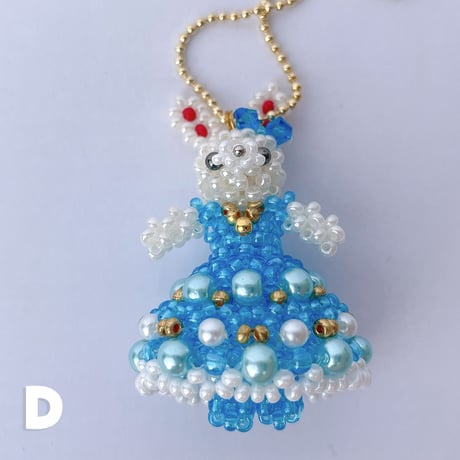 《handmade》うさぎのビーズドール（ドレス）キーホルダー